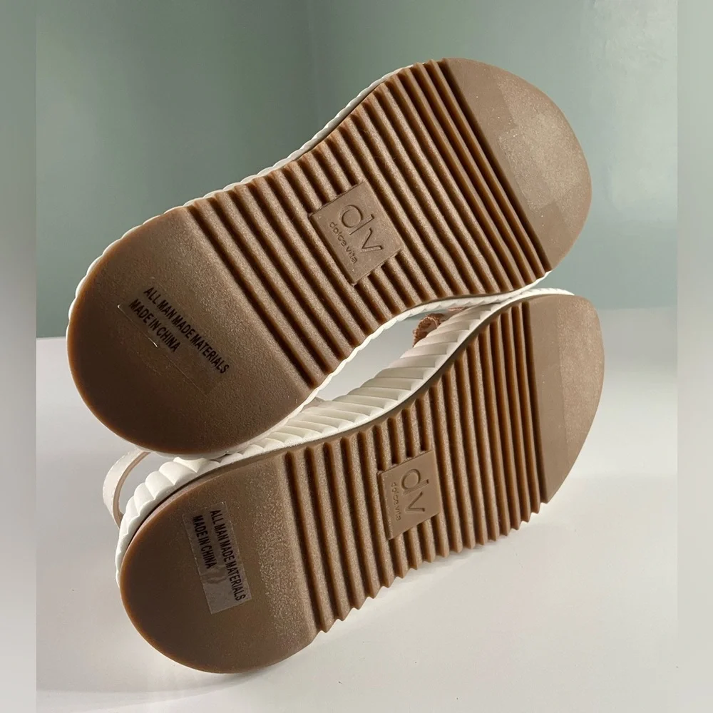 Dolce Vita Franca Ivory Wedge Sandal Cushioned Platform Size 9 NWT
